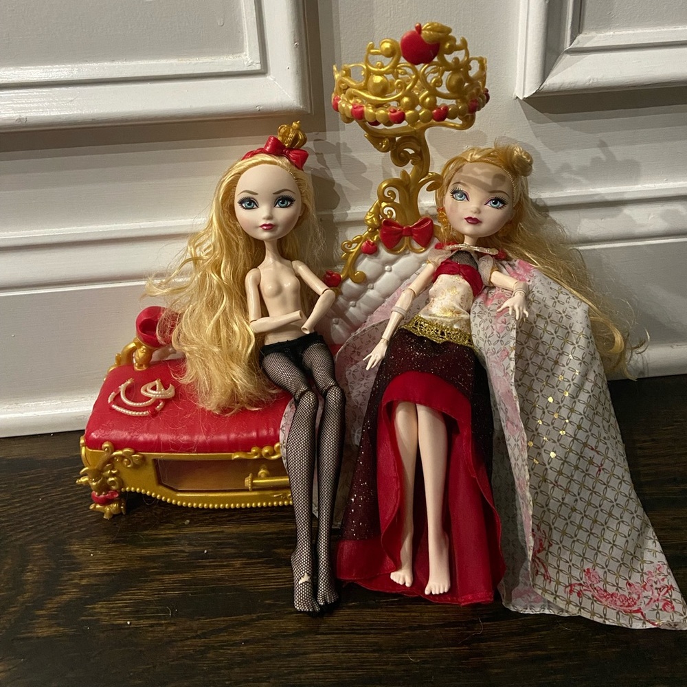 Apple white doll set ever after high